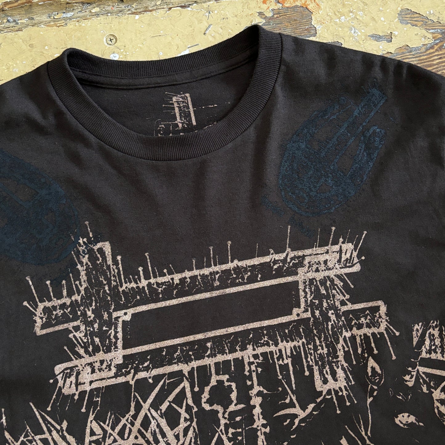 brown / copper lyrico tee