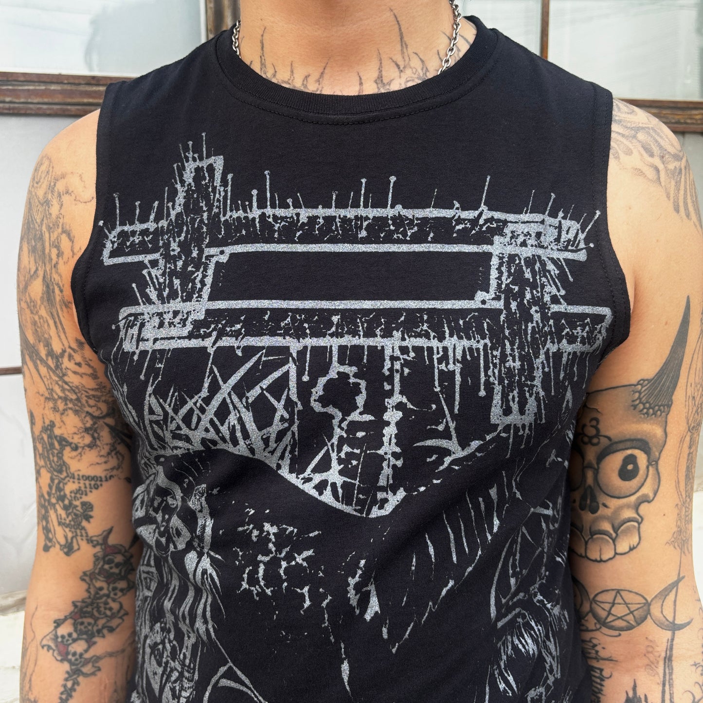 gunmetal / black lyrico muscle tee
