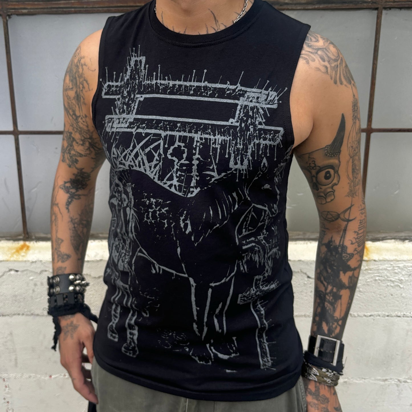 gunmetal / black lyrico muscle tee