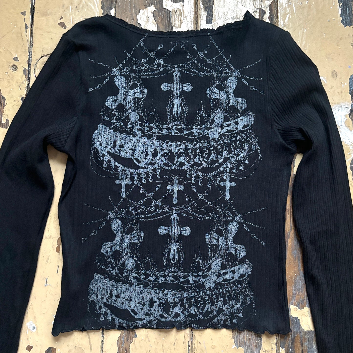 worshipped long sleeve black+gunmetal